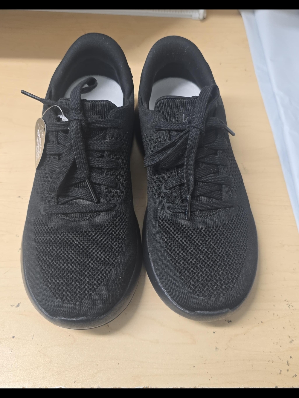 Kizik Unisex Black Our  Knit Athletic Sneakers Size 7.5 Men 9 Women